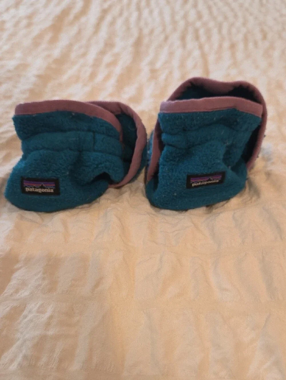Patagonia Teal Footed Kids Slippers with Pink Trim